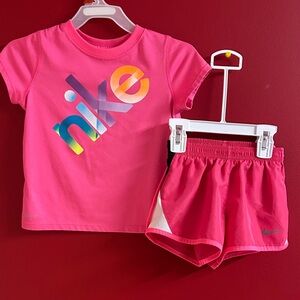 Nike Vibrant Pink Toddler Set girls size 4T
